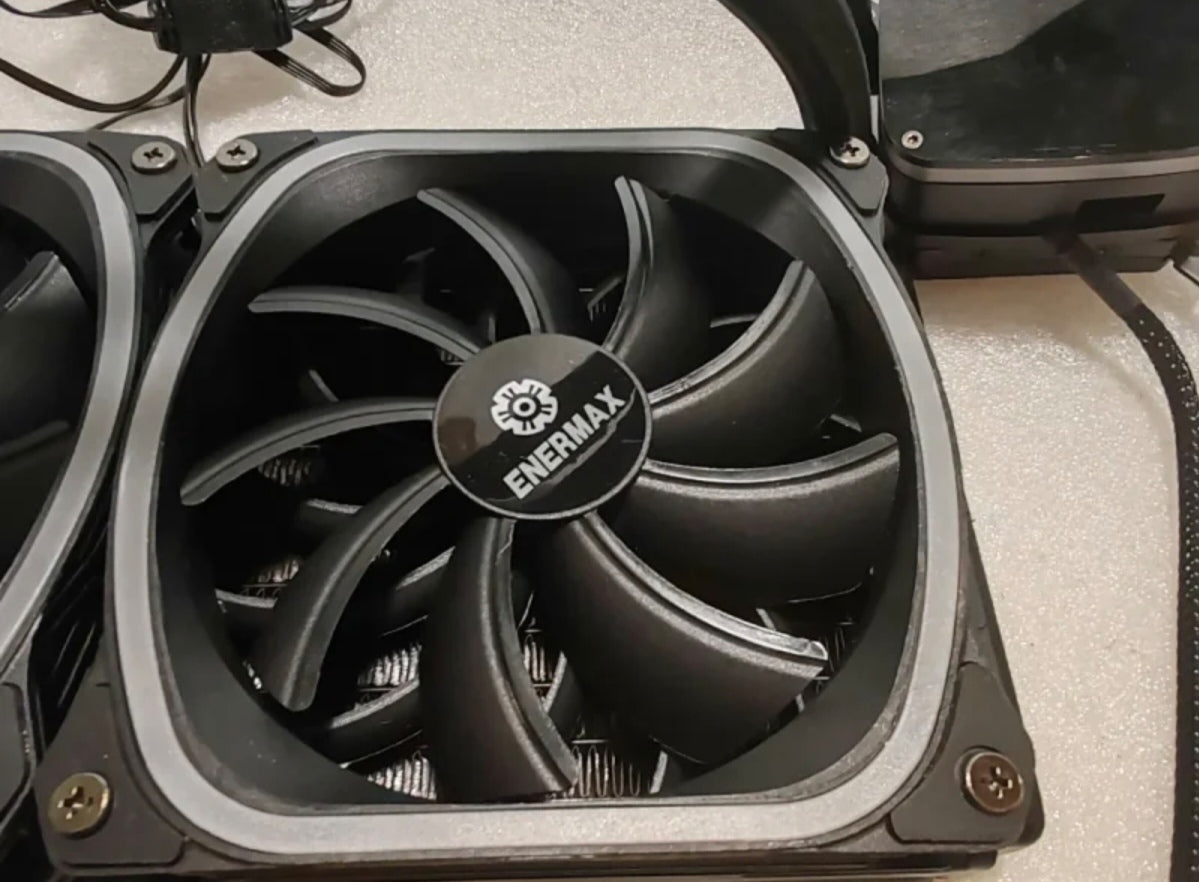 Dissipatore a Liquido AIO Enermax Aquafusion 240 ARGB (240mm) - NUOVO