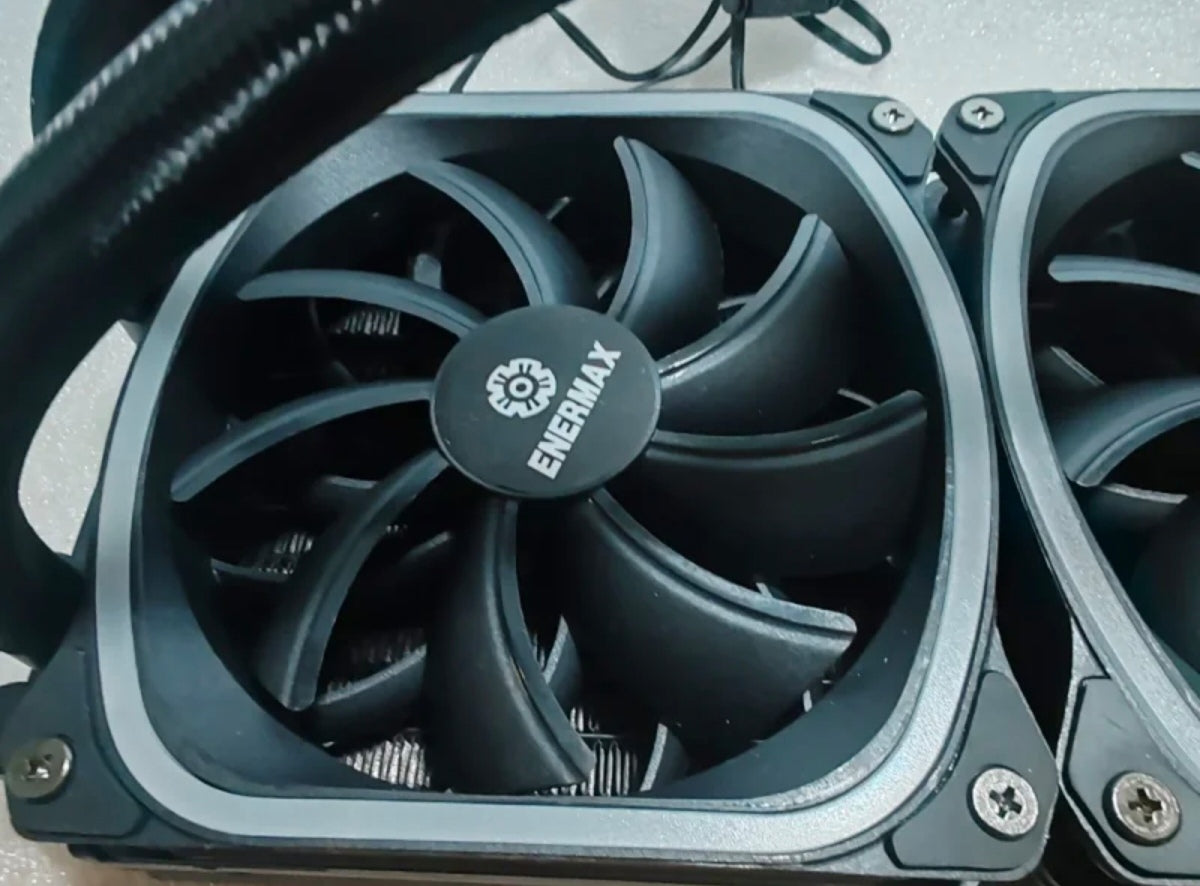 Dissipatore a Liquido AIO Enermax Aquafusion 240 ARGB (240mm) - NUOVO